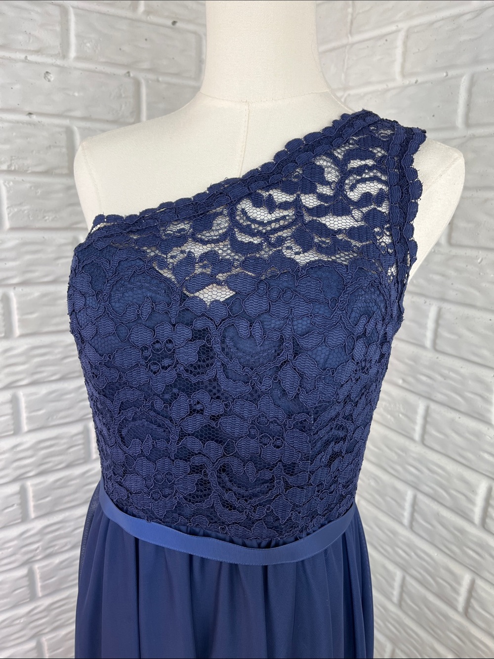 DAVID’S BRIDAL ONE SHOULDER MARINE NAVY LACE SHORT BRIDESMAID DRESS LINED SZ 8 - Picture 4 of 14